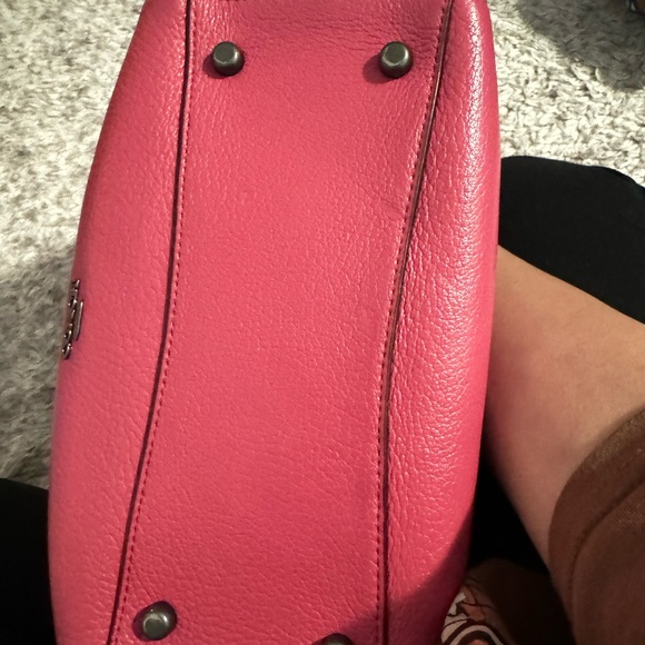 COACH bag.. - Picture 4 of 8